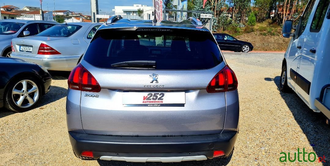 2018' Peugeot 2008 photo #5