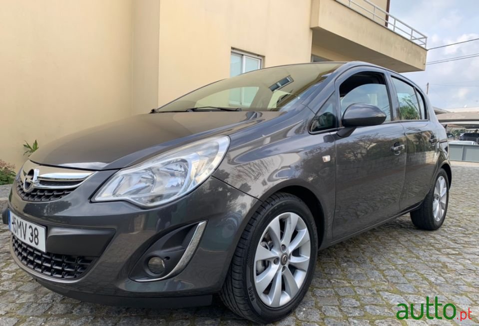 2012' Opel Corsa photo #4