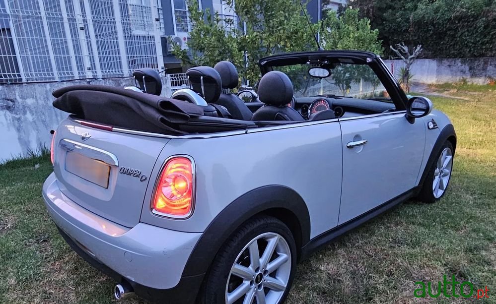 2014' MINI Cabrio Cooper D photo #2