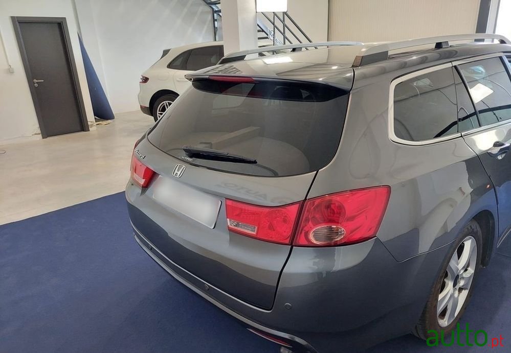 2010' Honda Accord Tourer photo #5