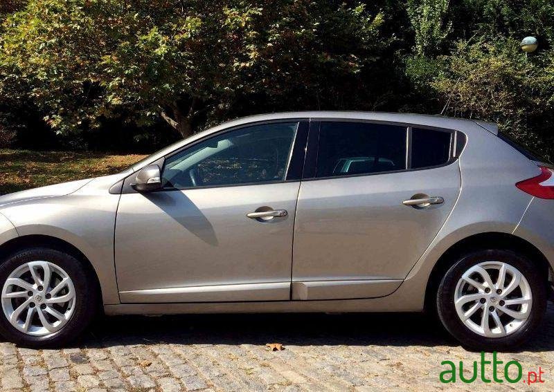 2013' Renault Megane photo #1