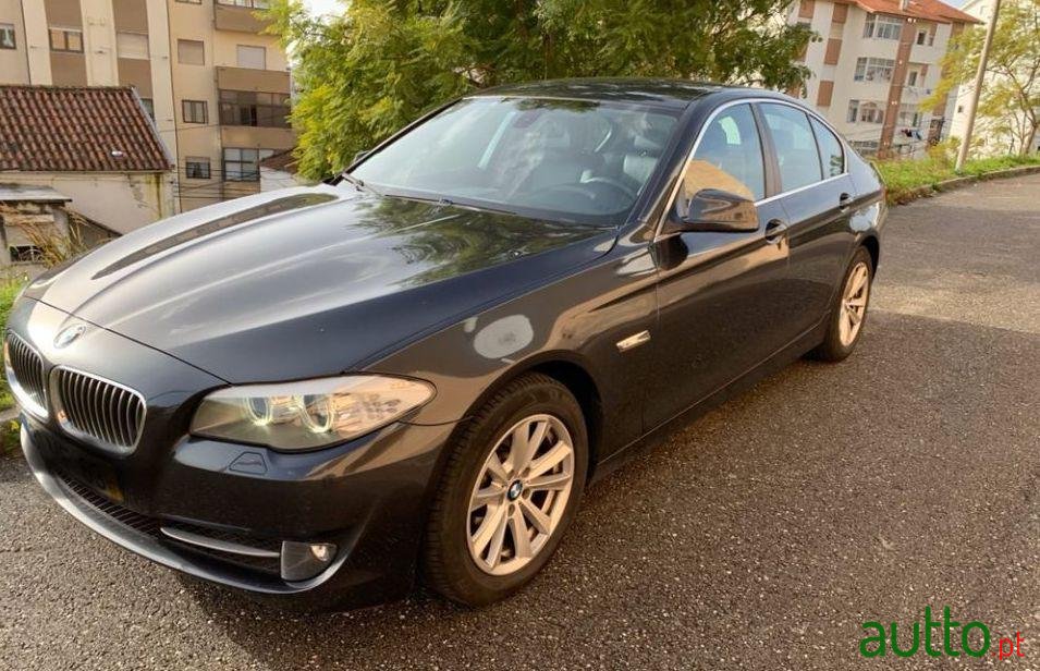 2011' BMW 520 photo #2