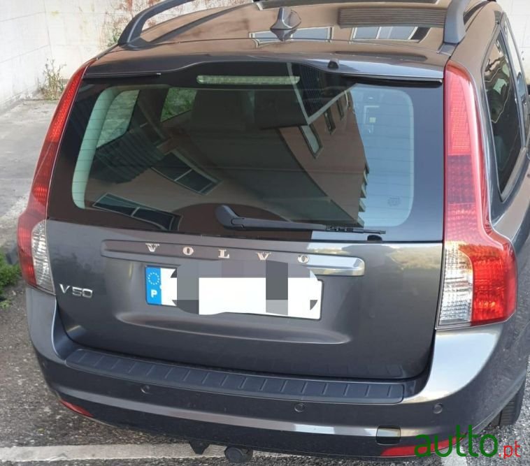 2011' Volvo V50 photo #3