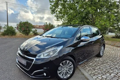 2015' Peugeot 208