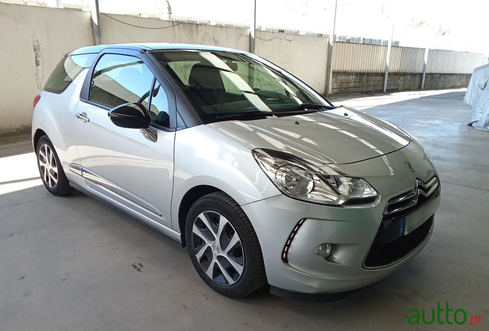 2015' Citroen DS3 1.2 Puretech Be Chic photo #2