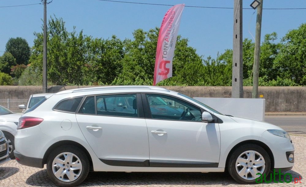 2013' Renault Megane Sport Tourer photo #4