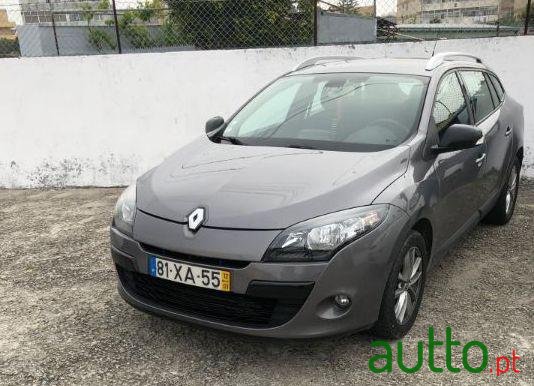 2012' Renault Megane Sport Tourer photo #1