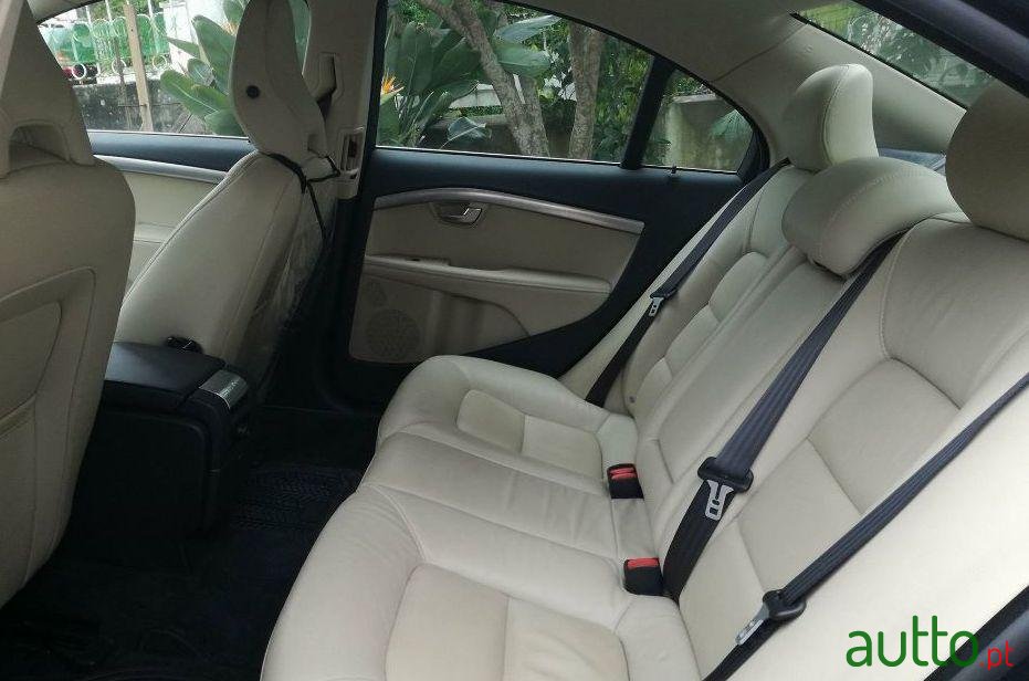 2010' Volvo S80 D3 Summum photo #2