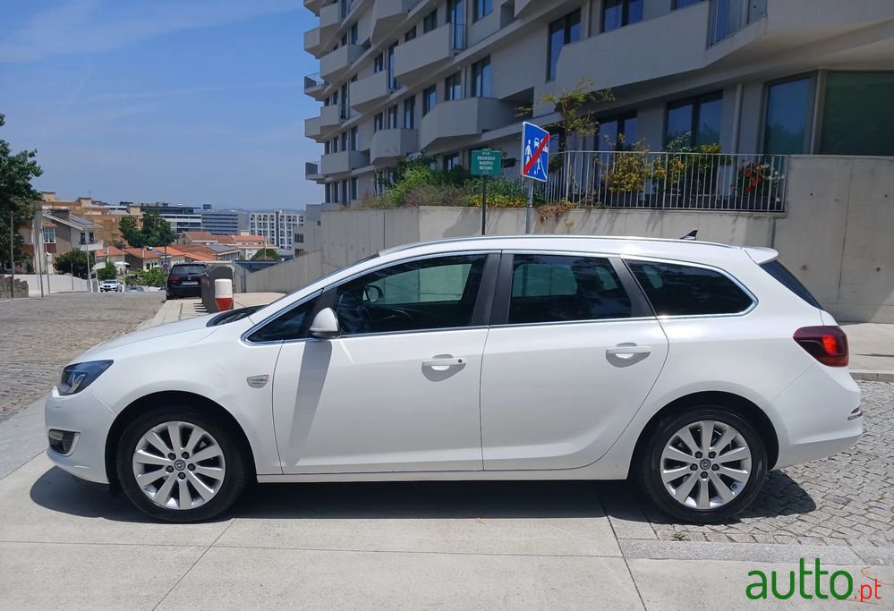 2016' Opel Astra Sports Tourer photo #6