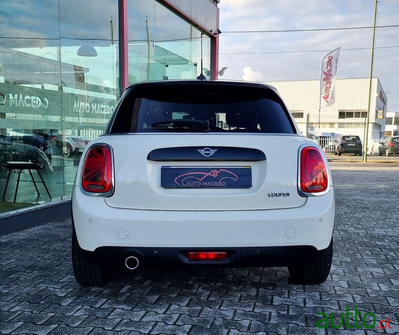 2019' MINI Cooper photo #5