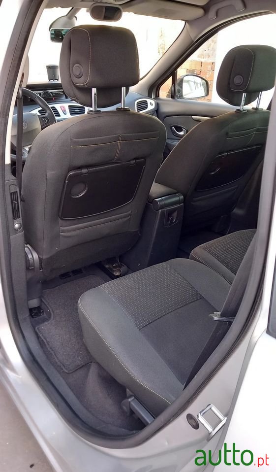 2009' Renault Grand Scenic photo #3