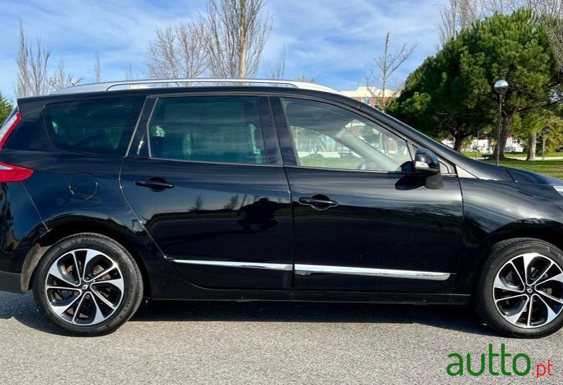 2015' Renault Grand Scenic photo #3