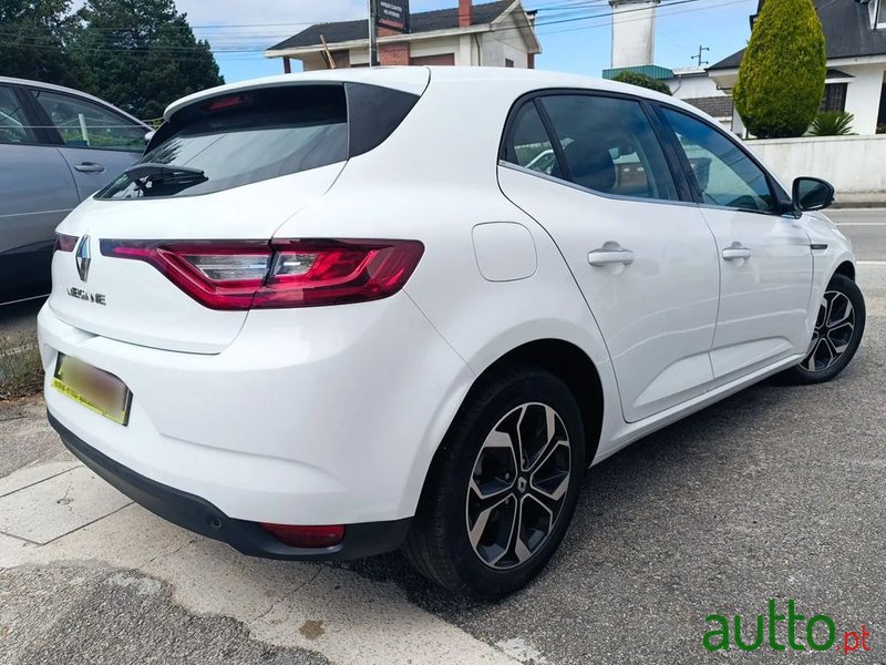 2016' Renault Megane 1.5 Dci Zen photo #2