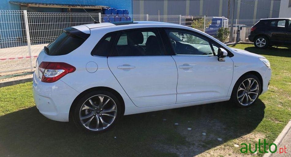 2011' Citroen C4 Exclusive photo #2