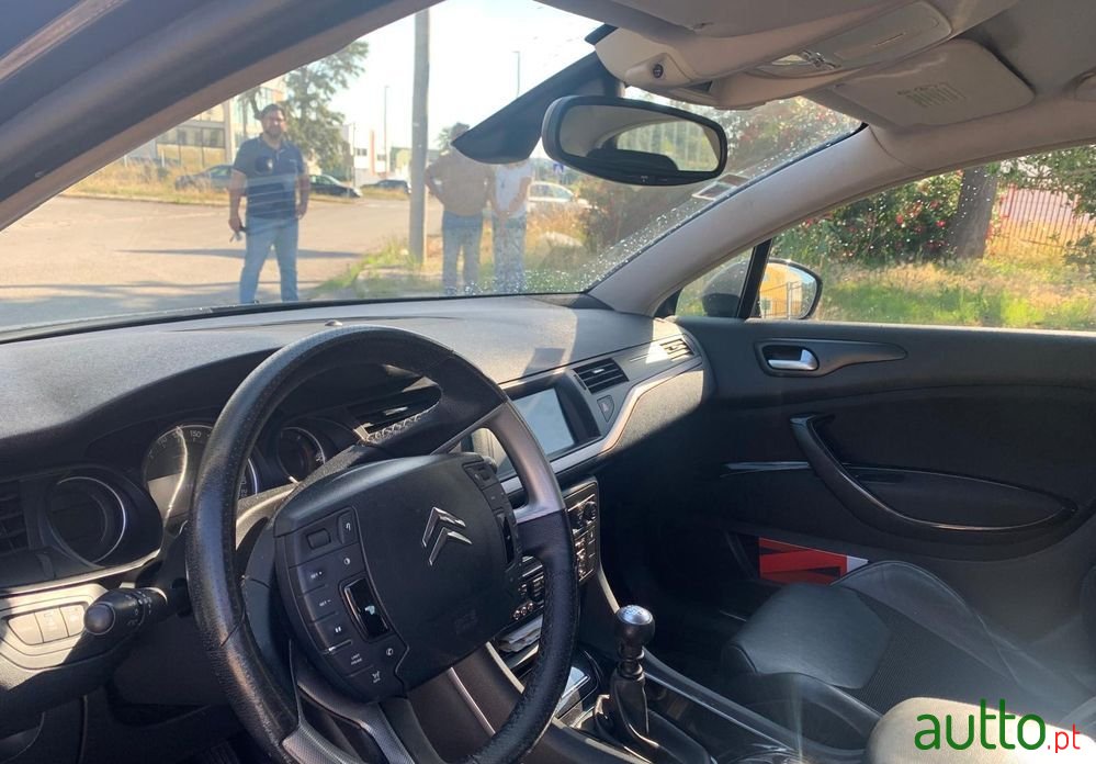 2010' Citroen C5 X 1.6 Hdi photo #5