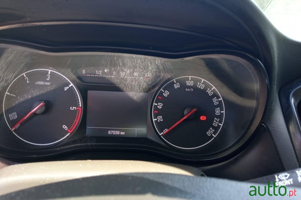 2017' Opel Zafira photo #4