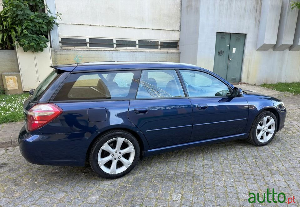 2009' Subaru Legacy photo #4