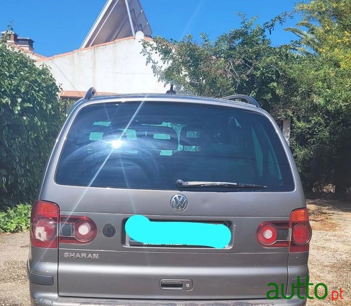 2009' Volkswagen Sharan photo #4