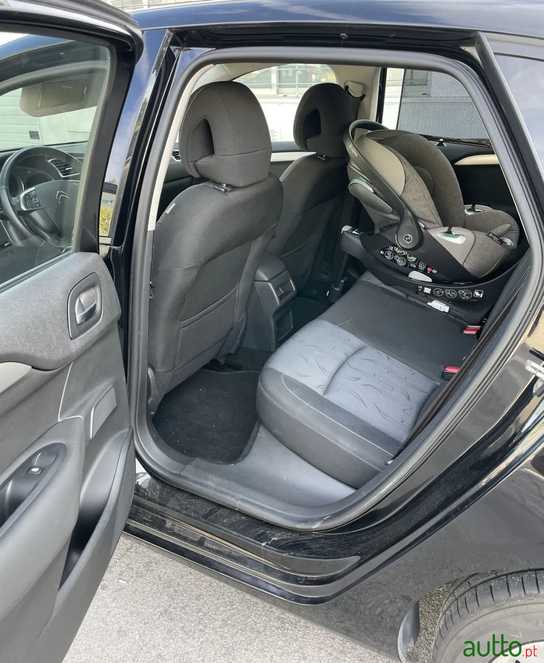 2012' Citroen C4 photo #6