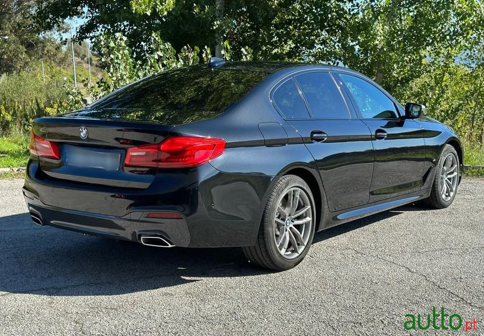 2019' BMW 530 photo #3