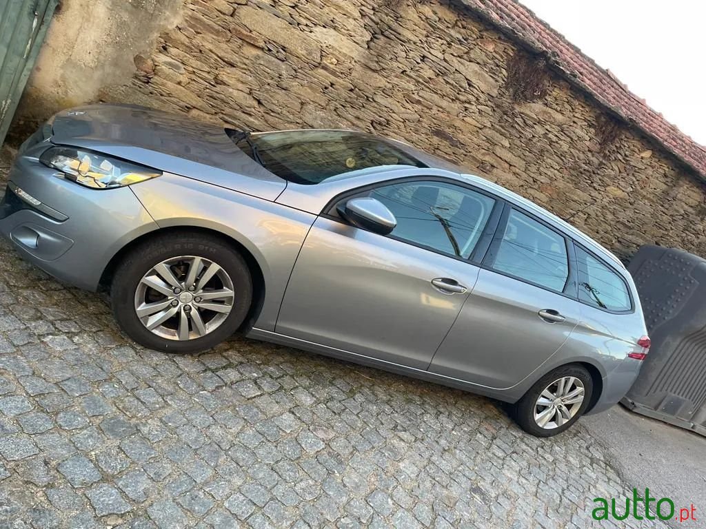 2014' Peugeot 308 Sw photo #2