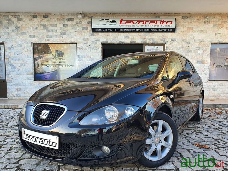 2007' SEAT Leon photo #1