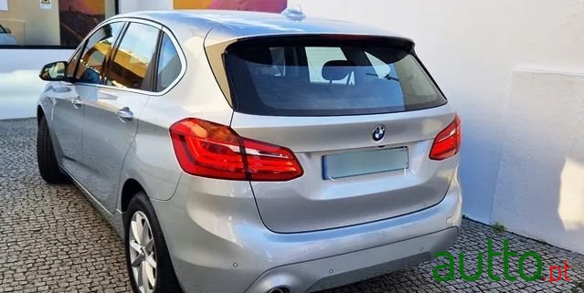 2020' BMW 216 Active Tourer photo #3