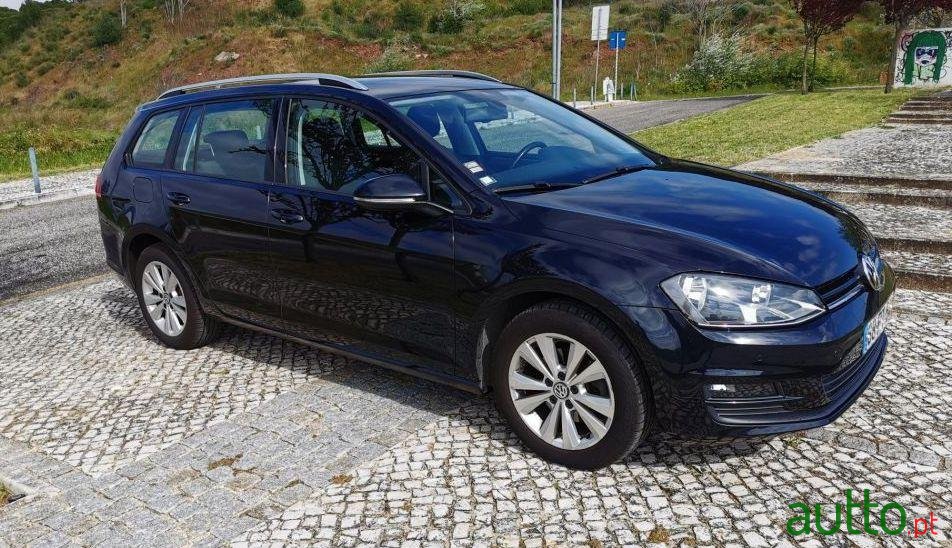 2015' Volkswagen Golf Variant photo #2
