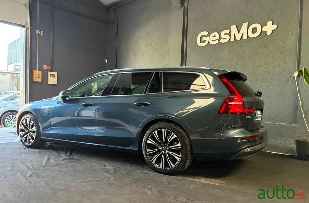 2023' Volvo V60 photo #5