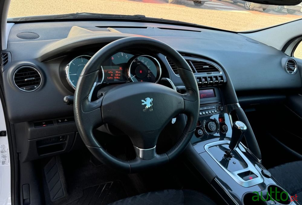 2012' Peugeot 3008 photo #2