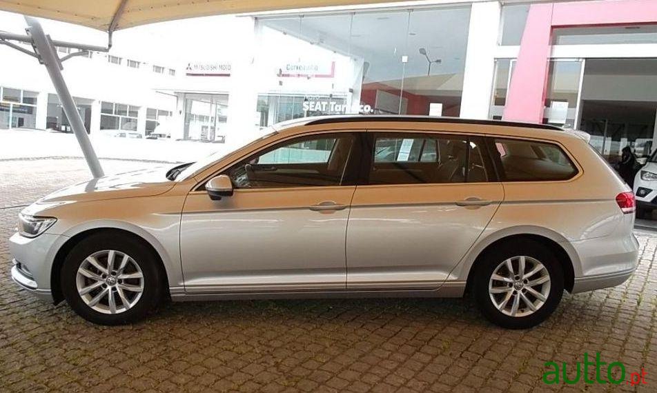 2015' Volkswagen Passat Variant photo #2