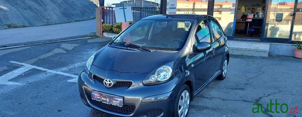 2011' Toyota Aygo photo #3