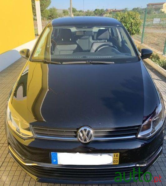 2016' Volkswagen Polo photo #2