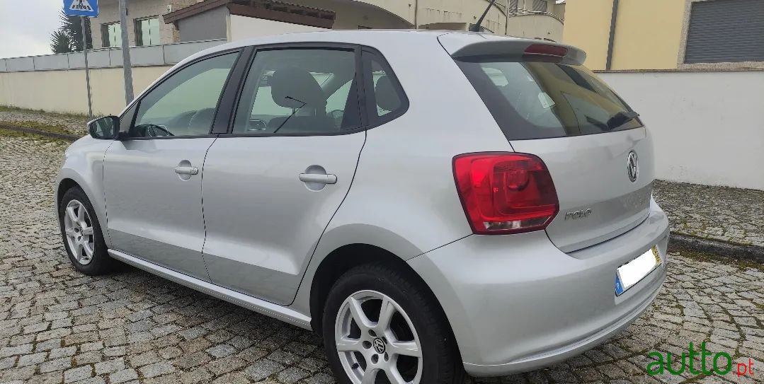 2010' Volkswagen Polo photo #4
