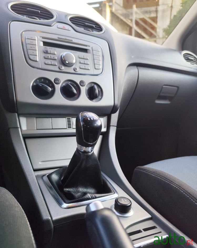 2008' Ford Focus Sw photo #5