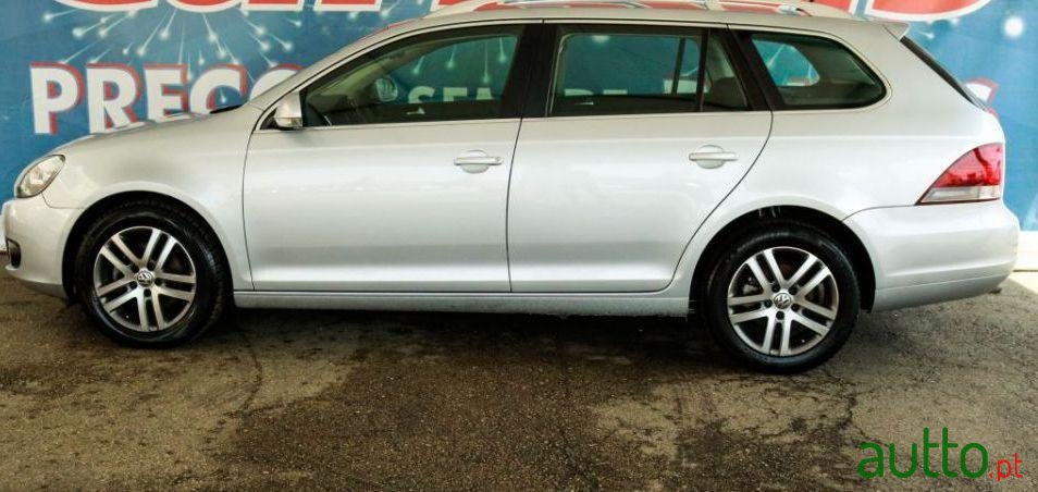 2013' Volkswagen Golf photo #2