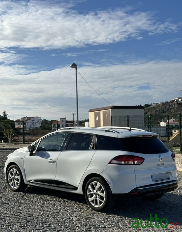 2018' Renault Clio Sport Tourer photo #2
