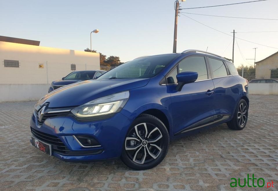 2017' Renault Clio Sport Tourer photo #1
