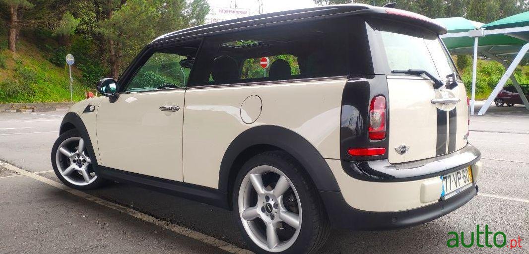 2009' MINI Cooper D photo #3