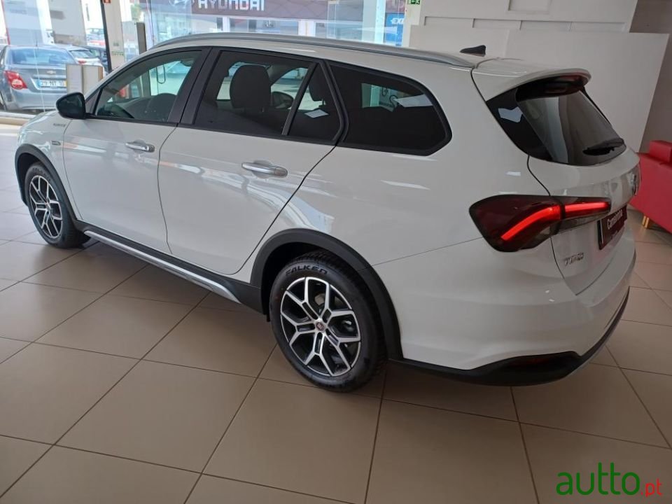 2022' Fiat Tipo Station Wagon Cross photo #5