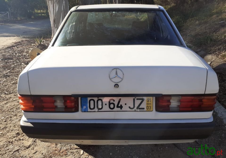 1991' Mercedes-Benz 190 photo #2