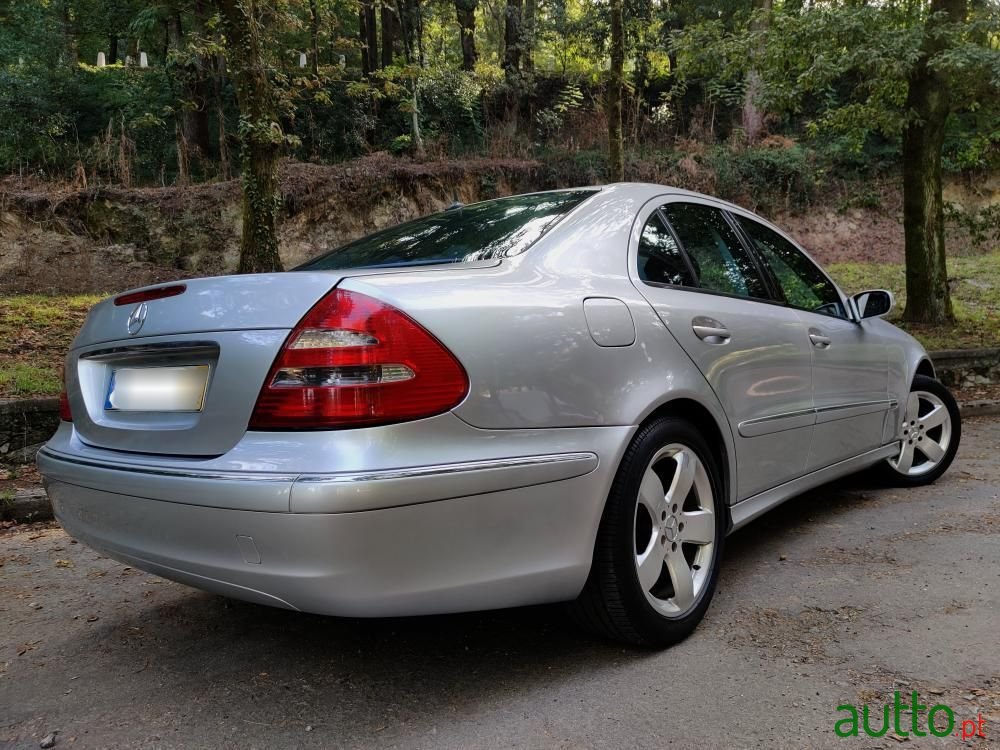 2003' Mercedes-Benz E-270 photo #4