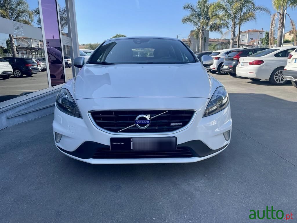2014' Volvo V40 photo #2