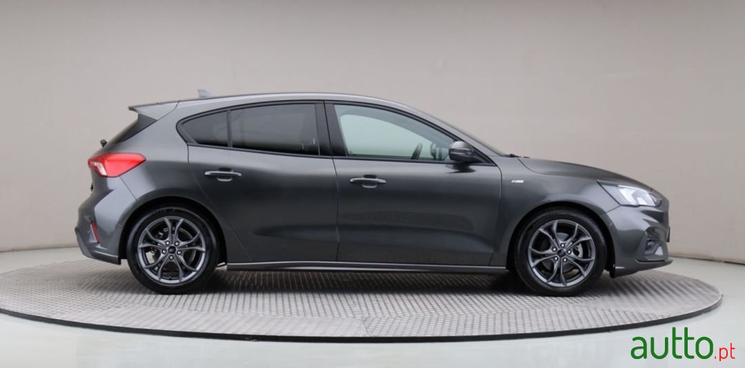 2019' Ford Focus photo #6