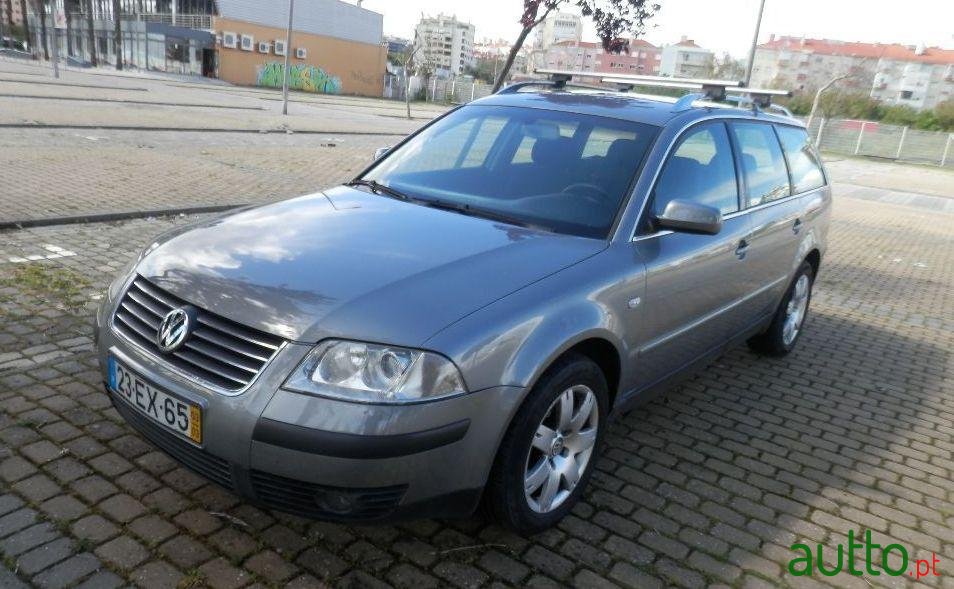 2003' Volkswagen Passat Variant photo #6