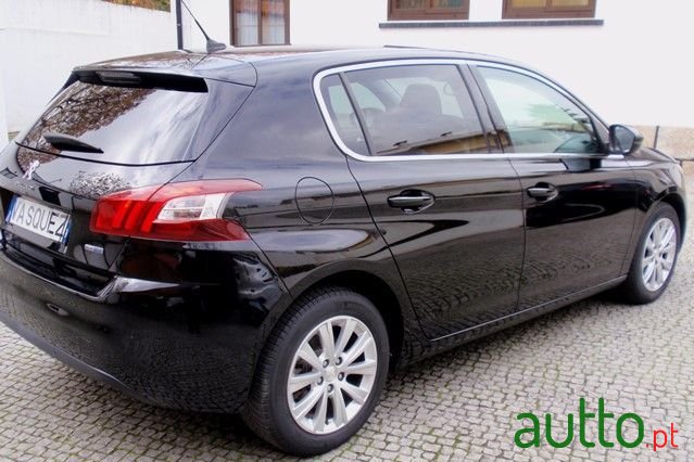 2015' Peugeot 308 photo #1