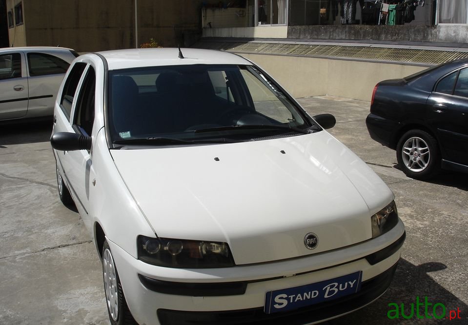 2000' Fiat Punto photo #2
