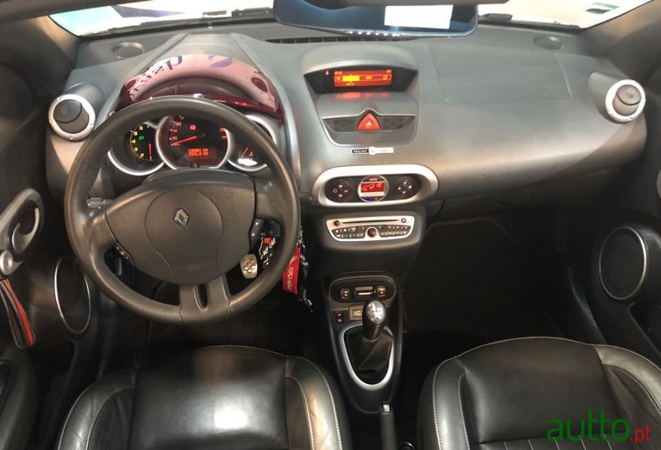 2011' Renault Wind photo #3