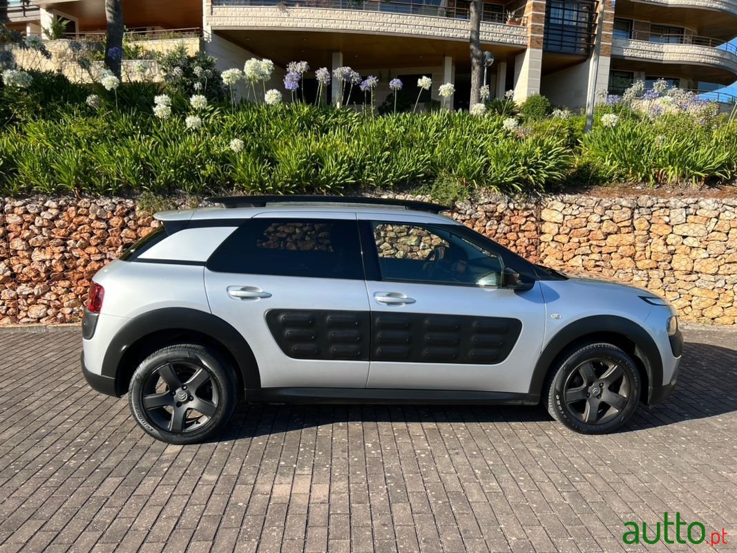 2015' Citroen C4 Cactus photo #4