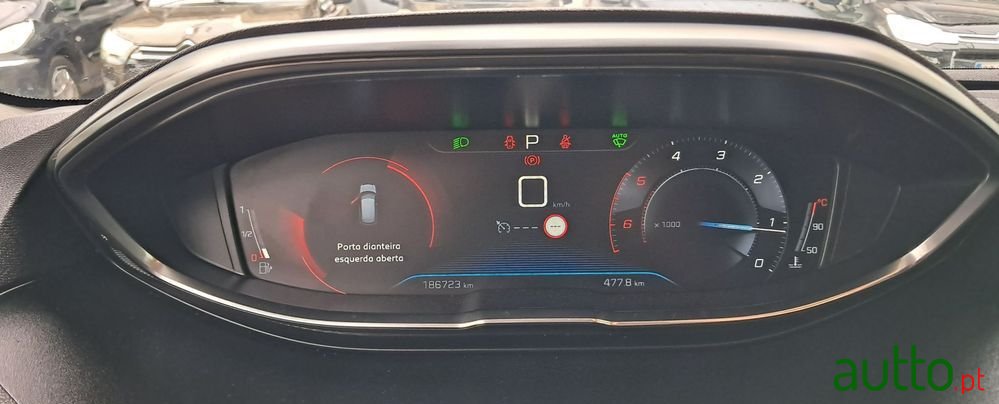 2018' Peugeot 3008 photo #6